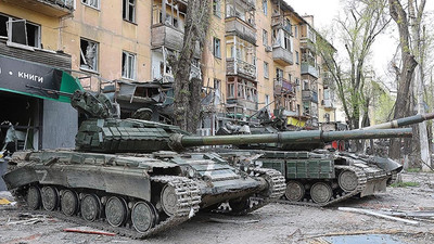 Kremlin'den Ukrayna'daki tank sevkiyatına uyarı