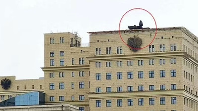 Rusya, Moskova’da bazı binaların çatısına hava savunma sistemi yerleştirdi