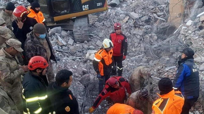 13 yaşındaki çocuk, depremin 228. saatinde kurtarıldı