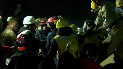 Antakya'da enkaz altında kalan bir kişi 183'üncü saatte kurtarıldı