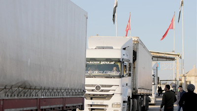 BM yardımları, Türkiye'den açılan sınır kapısından Suriye'ye ulaştı