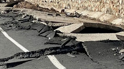 Deprem sonrası İslahiye-Hatay kara yolunda dev yarıklar