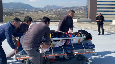 Depremden 212 saat sonra enkaz altından sağ çıkarılan 77 yaşındaki kadın, Mersin'e getirildi