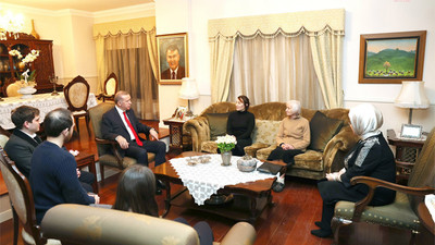 Erdoğan'dan Deniz Baykal'ın ailesine taziye ziyareti