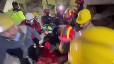 Hatay'da bir kız çocuğu depremden 162 saat sonra kurtarıldı