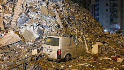 İstanbul Valisi Yerlikaya: 3 bin 746 personel deprem bölgesine hareket etti