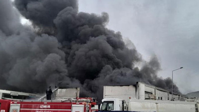 İzmir'de atık geri kazanım tesisinde yangın