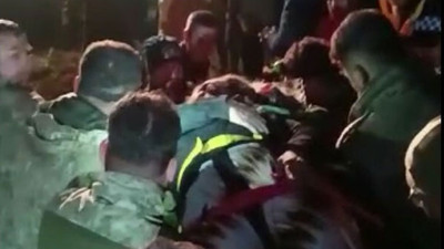 İzmir itfaiye ekipleri aynı binanın enkazından 3 kişiyi kurtardı