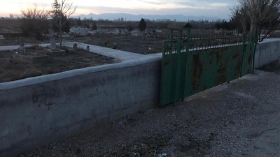 Mezarlıkta dehşete düşüren manzara: Polis soruşturma başlattı