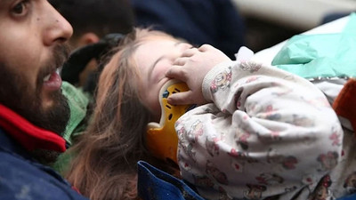 Osmaniye’de yıkılan 10 katlı binadan bir kız çocuğu kurtarıldı
