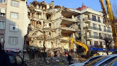 Vali açıkladı: Ağır hasarlı binalardan eşya alımı durduruldu