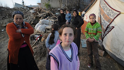 Deprem bölgesinde kadın olmak: Yük daha da arttı