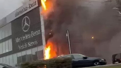 İstanbul'da 4 katlı otomobil servisi binasında yangın