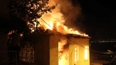 İzmir'de bir evde çıkan yangında genç kadın öldü, 40 günlük bebeği kurtuldu