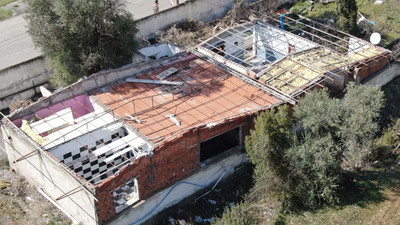 İzmir'de eve hırsız girdi, geriye sadece dört duvar kaldı