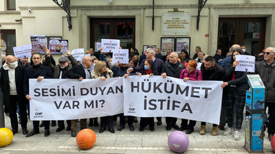 Kadıköy'de CHP'den 'Hükümet istifa' eylemi