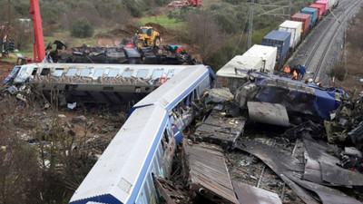Yunanistan'daki tren kazasının ardından demiryolu işçileri grev kararı aldı