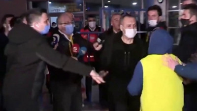 Fenerbahçe taraftarı Rambo Okan'dan Abdurrahim Albayrak'a saldırdı