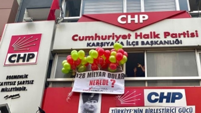 '128 milyar dolar nerede?' afişi asamayan CHP Karşıyaka, çözümü böyle buldu