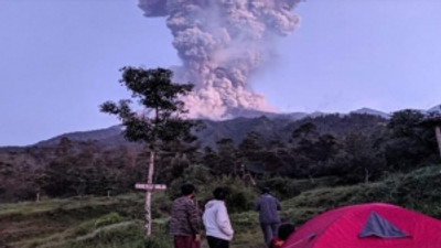 Merapi Yanardağı'nda patlama