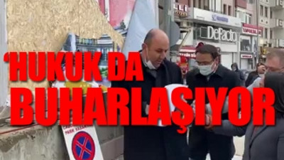 Polis, savcının 'suç yoktur' demesine rağmen CHP afişlerini söktü