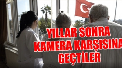 Atatürk için ayağa kalktılar