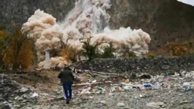 Artvin'de heyelan anı saniye saniye kameraya böyle yansıdı