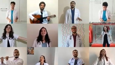 Doktorlardan bayram şarkısı