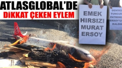 Bakan Ersoy'un kardeşinin evinin önünde maket uçak yaktılar