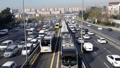 Metrobüste kadın yolcuya çirkin sözler