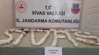 Sivas'ta durdurulan TIR’dan 8 kilo metamfetamin çıktı