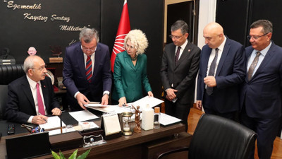 Kemal Kılıçdaroğlu adaylık başvuru belgelerini imzaladı