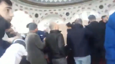 Camide 'Atatürk' kavgası