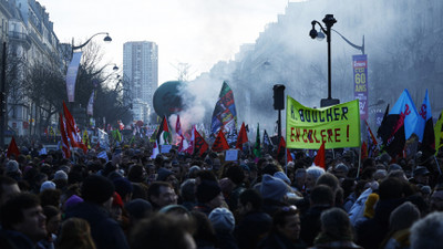 Fransa'da protestolar sürüyor: En az 243 kişi gözaltına alındı