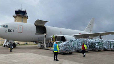 Japonya'dan gönderilen yardım uçağı Adana'ya iniş yaptı