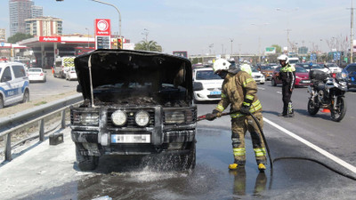 Kadıköy'de aracı yanan sürücü gözyaşlarına boğuldu
