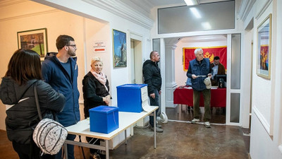 Karadağ'da 8. cumhurbaşkanı seçimi için seçmenler sandığa gitti