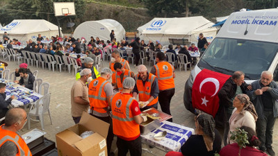 Kartal Belediyesi deprem bölgesi Hatay’da iftar yemeği vermeye devam ediyor