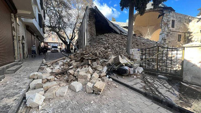 Kilis'te tarihi cami kendiliğinden yıkıldı