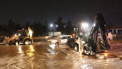 Şanlıurfa sular altında kaldı: Hastaneyi su bastı, okullar tatil edildi