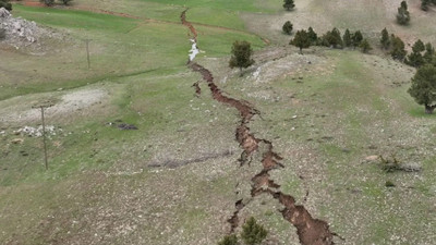 Kahramanmaraş'taki deprem dehşeti arazileri 4'e, 5'e böldü