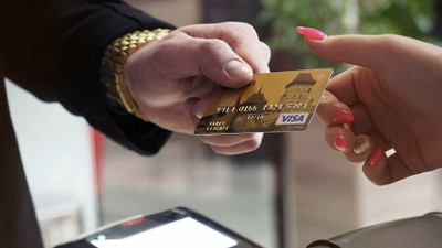 Kredi kartlarında taksitli harcamalara sınırlama geliyor