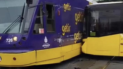 Aksaray'da İETT otobüsü tramvaya çarptı