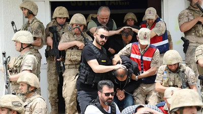 Jandarma kıyafetiyle Iraklıları yağmalayan 4 kişi tutuklandı