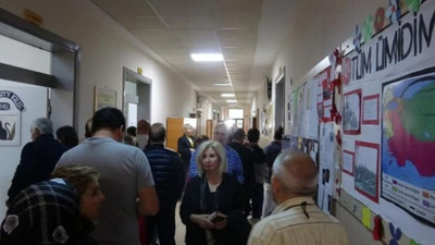 İzmir'de 'ikinci tur' yoğunluğu, seçmenler sandığa akın etti
