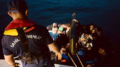 Ege'de Türk kara sularına itilen 75 düzensiz göçmen kurtarıldı