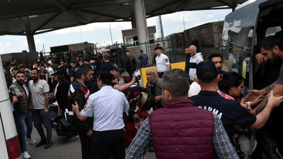 Kapıkule Sınır Kapısı'nda kargaşa çıkararak Avrupa'ya geçmek isteyen mülteciler gözaltına alındı