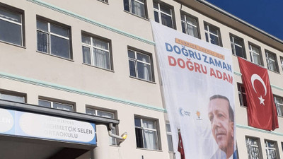 Van’da okula Erdoğan posteri astılar