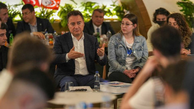 Babacan, Ankara'da gençlerle bir araya geldi: Ümitsizlik asla söz konusu değil