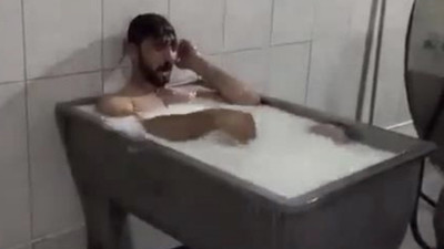 Süt banyosuyla gündeme gelen işçi 70 kişiye hakaret davası açtı